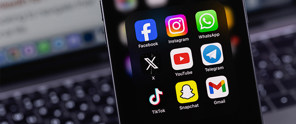 How to Become a Social Media Marketer: Your Step-by-Step Plan