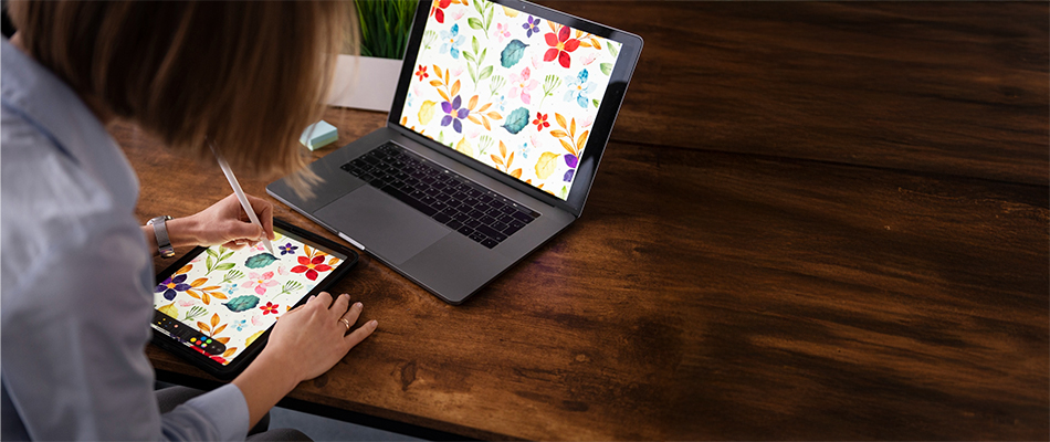 How Much Does a Graphic Designer Earn